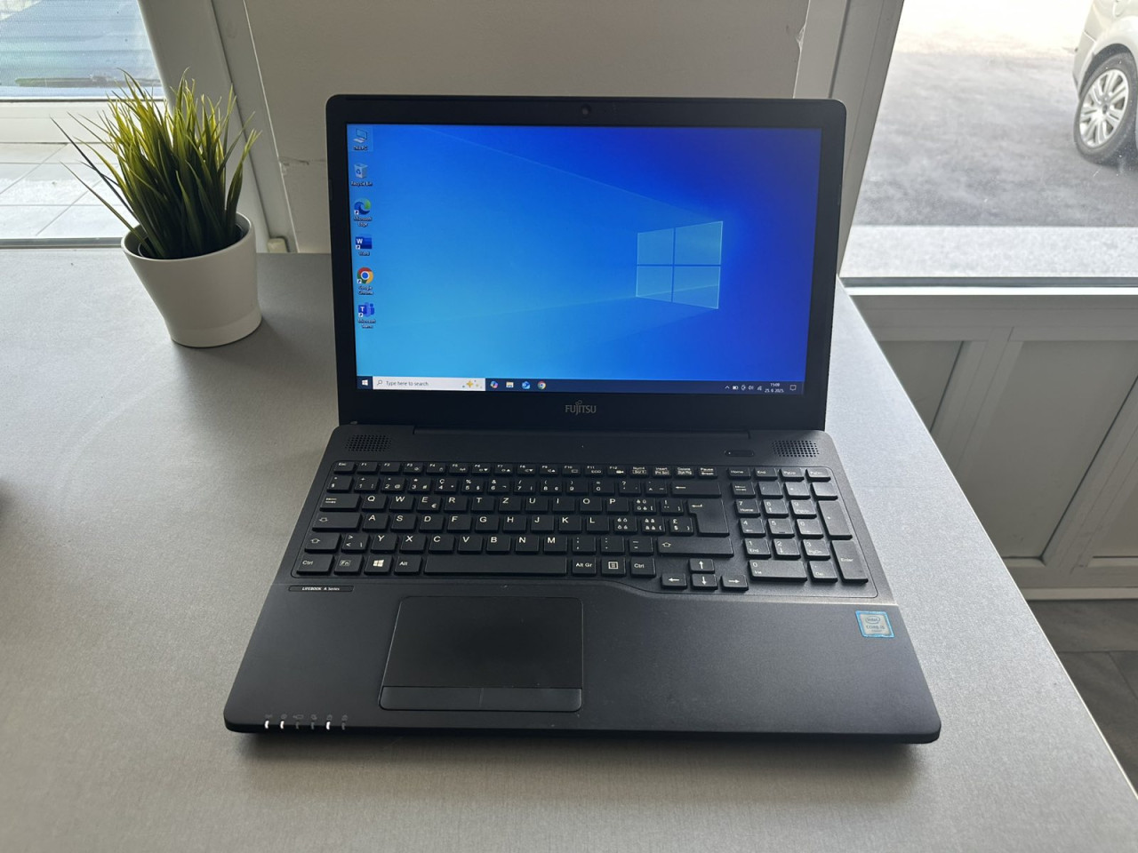 AKCIJA!!! Laptop Fujitsu i5-6200/8GB RAM/120GB SSD SAMSUNG EVO