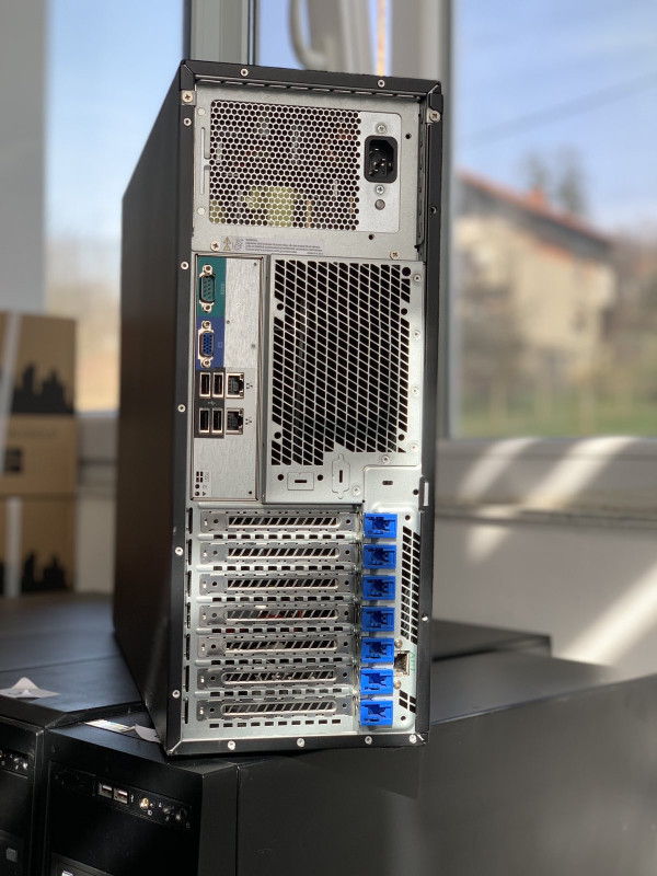 SERVERI INTEL XEON