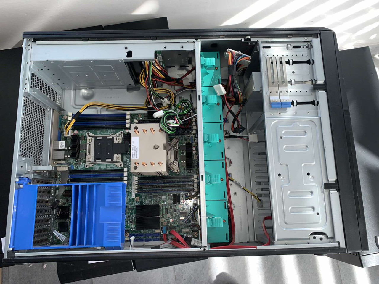 SERVERI INTEL XEON