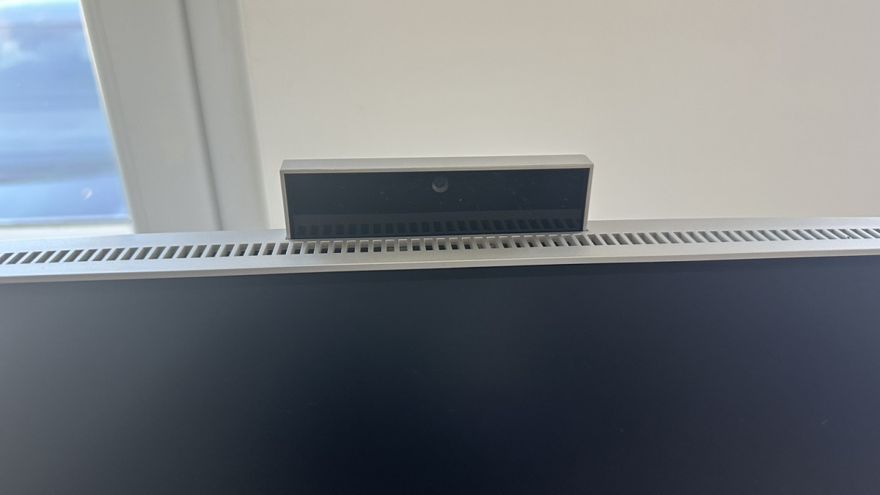 HP ALL IN ONE Ryzen 3 4300/8GB RAM/240SSD M2