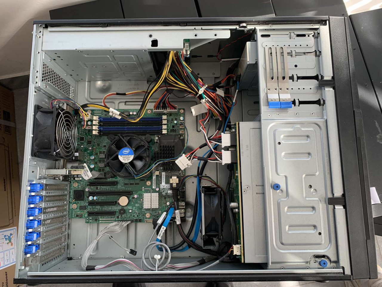 SERVERI INTEL XEON