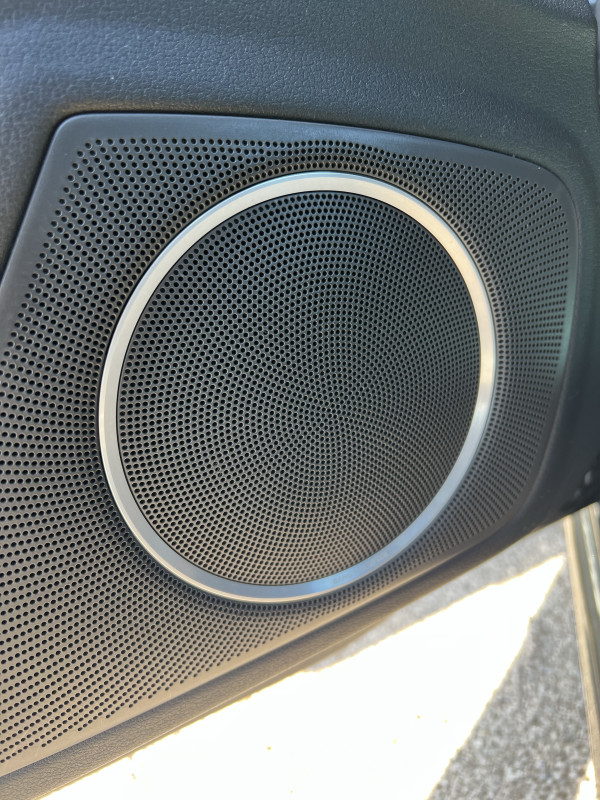 Bang i olufsen ozvucenje audi a4 b8 pojacalo i svi zvucnici