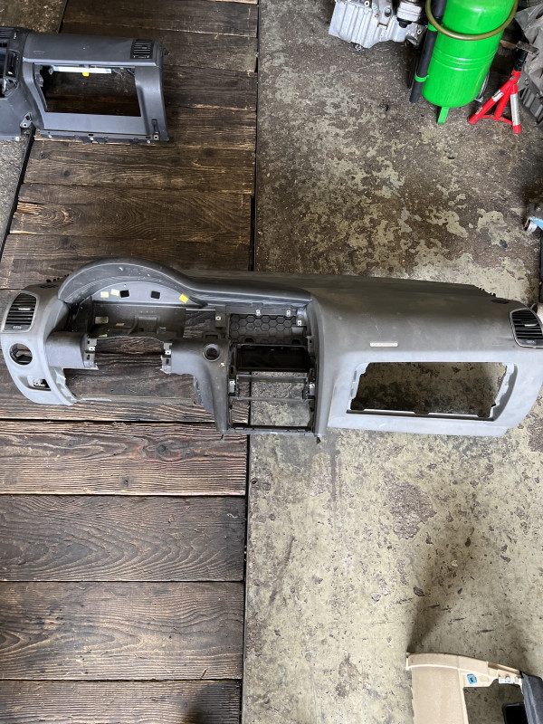 Instrument tabla audi q7 2009 sa airbagom