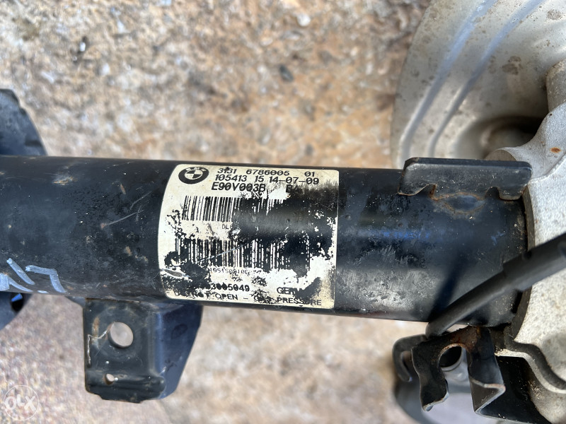 Prednje glavcine sa amortizerima komplet bmw e90 2009