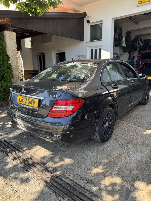 Mercedes w204 dijelovi djelovi facelift om651 220cdi