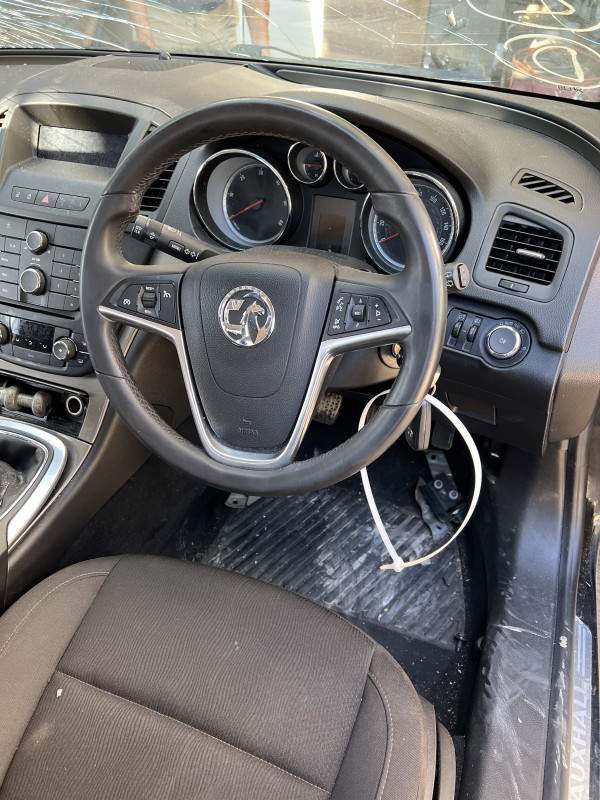 Dijelovi opel insignia 2.0 cdti 2013 extra stanje komplet