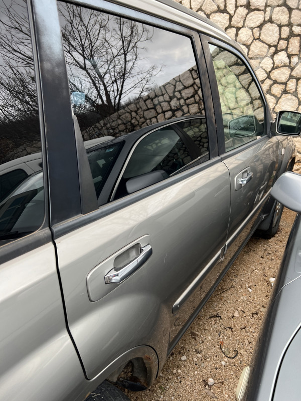 Vrata sva nissan xtrail x trail 2.5 benzin 2005