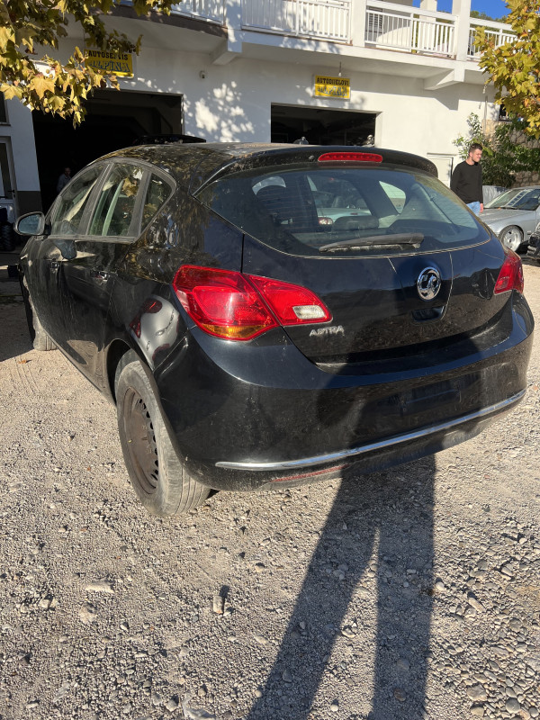 Opel astra j 2014 1.3 cdti dizel dijelovi djelovi facelift