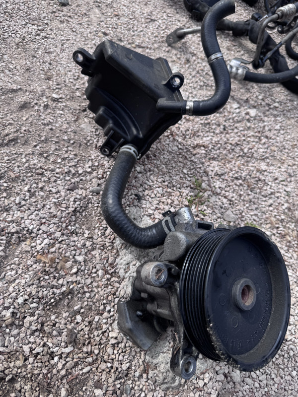 Servo pumpa mercedes e klasa w212 e350 om642 a0064664801
