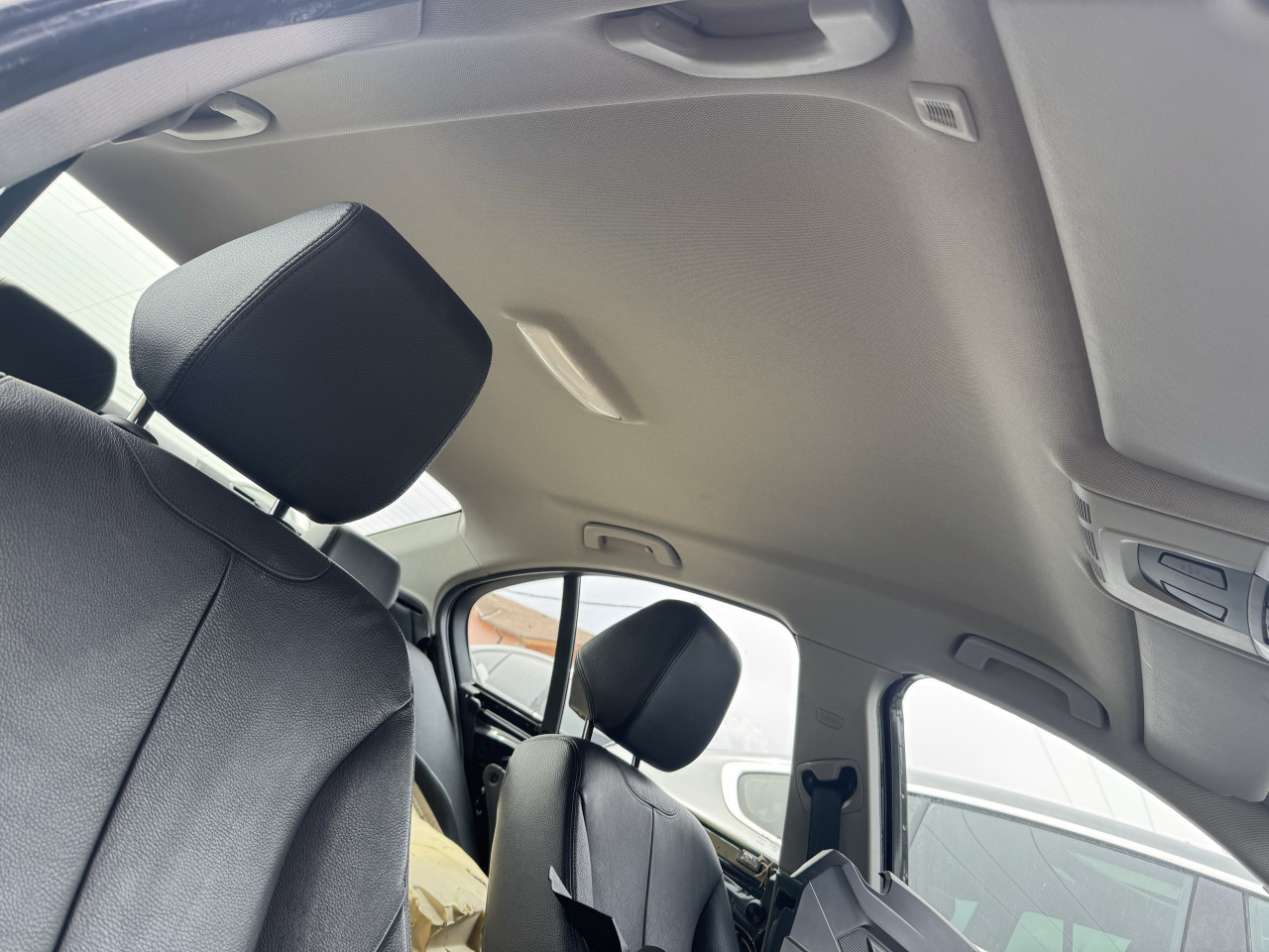 Nebo tapacirung krova bijeli bmw f30 limuzina 2013