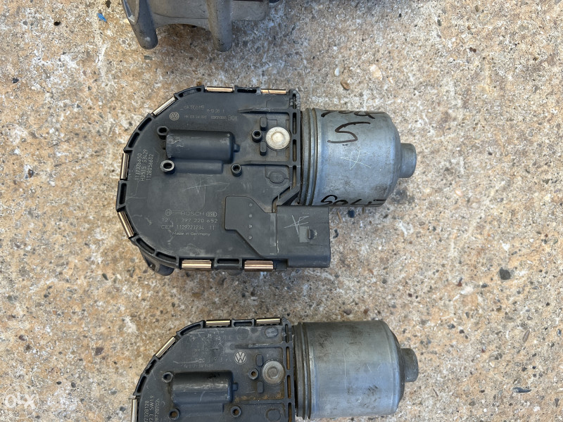 Prednji motor motoric brisaca golf 5 golf 6 vise komada