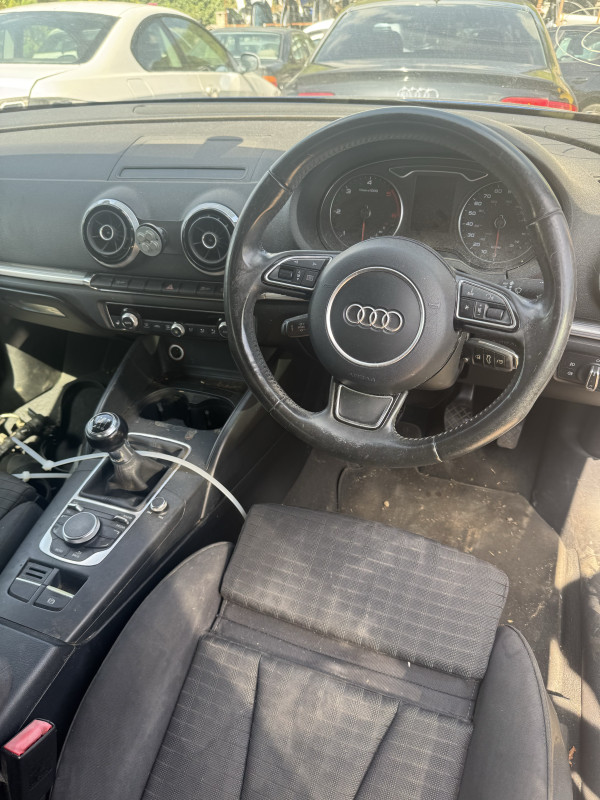 Multimedija ekran audi a3 2014 komplet set