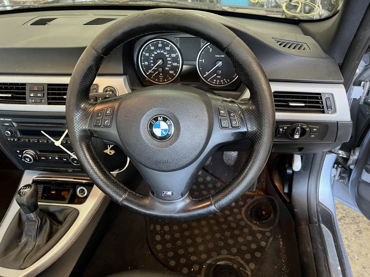 Bmw e90 dijelovi 320d 184hp 2010 m paket kao novo