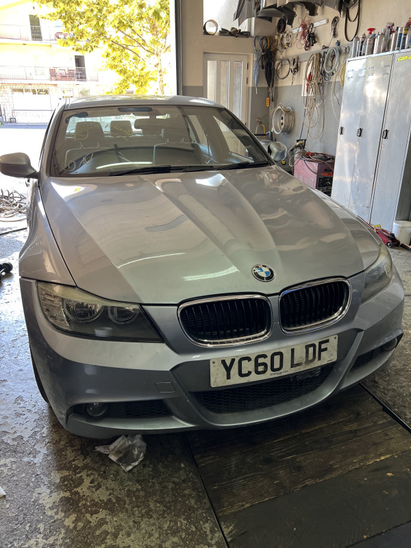 Bmw e90 dijelovi 320d 184hp 2010 m paket kao novo