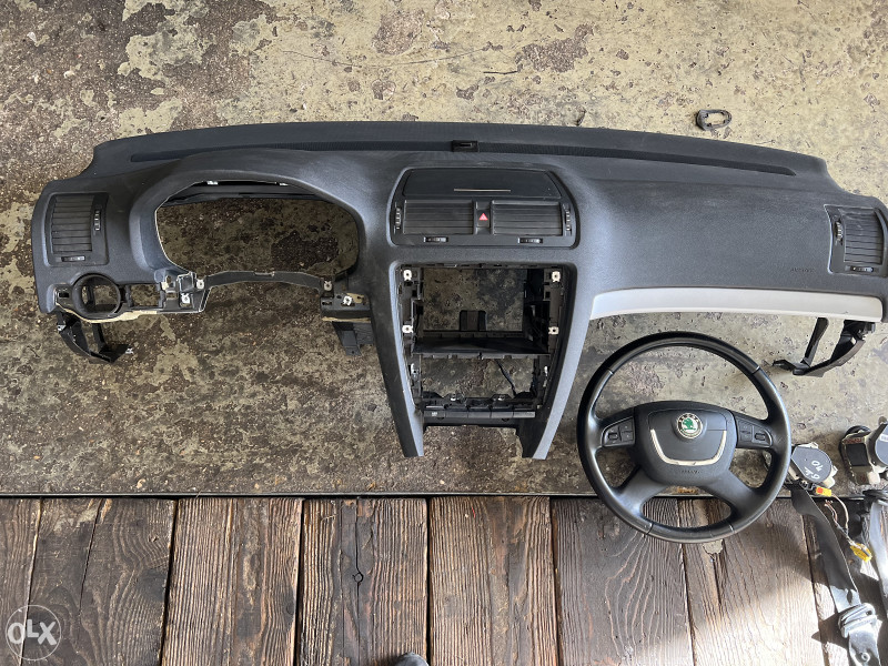 Tabla komplet sa jastucima skoda octavia 2011