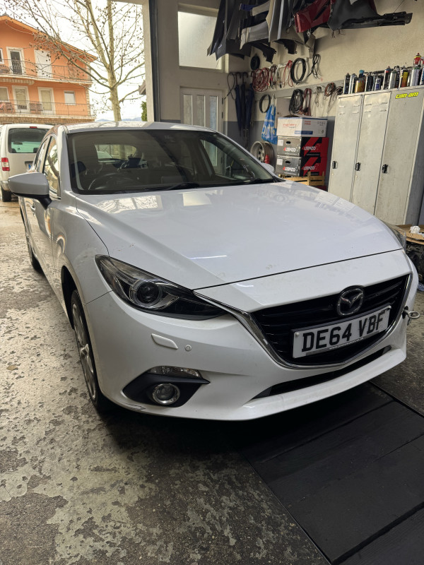 Far farovi lijevi desni mazda 3 2015 led xenon