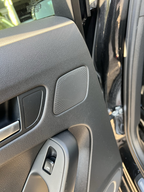 Bang i olufsen ozvucenje audi a4 b8 pojacalo i svi zvucnici