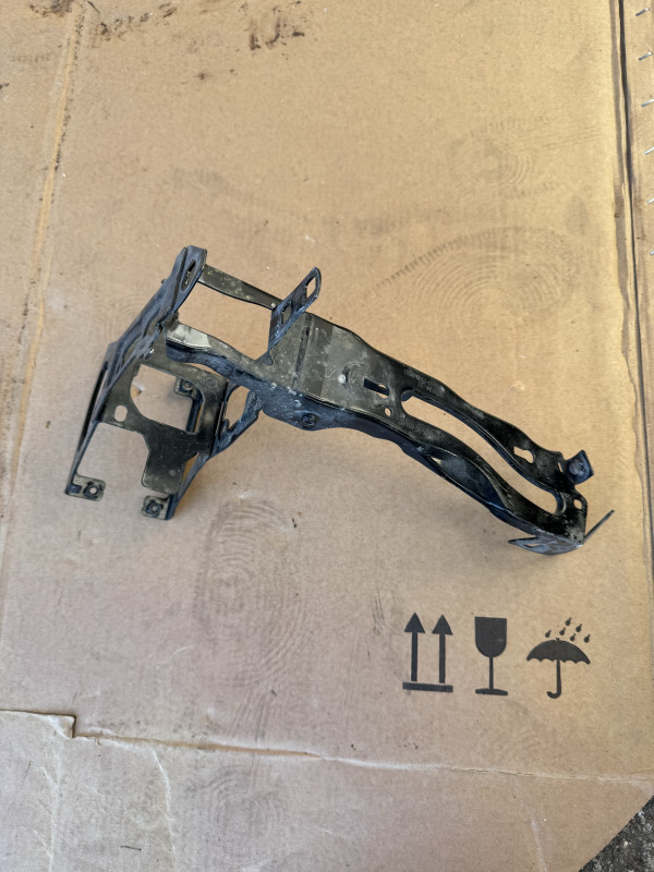 Nosac fara bmw f20 f30 3 2 1 lijevi zeljezni