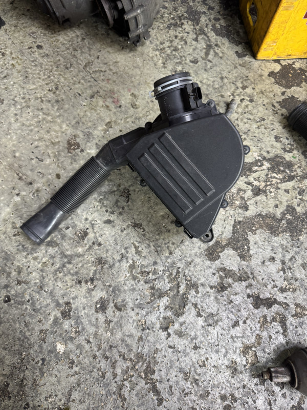 Kuciste filtera zraka polo 6r 2011 6r0 129 601 g