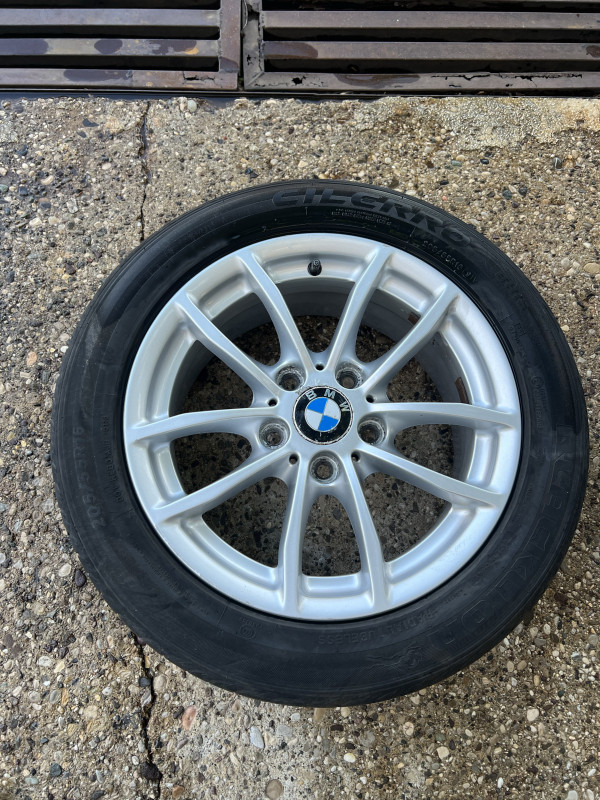 Felge i gume bmw 1 f20 5x120 extra stanje 17 17ke gume kao novo