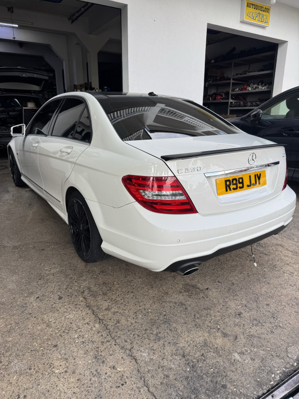 Mercedes w204 dijelovi facelift amg 2,2d om651 djelovi