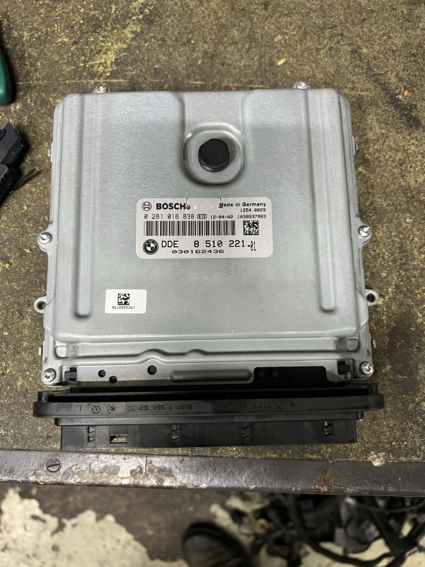 Kompjuter motora ecu bmw n57 3.0 n57d30a 8510221