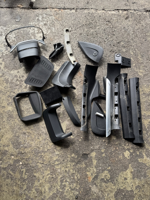 Plastika plastike unutrasnjosti bmw g11 g12 lajsne