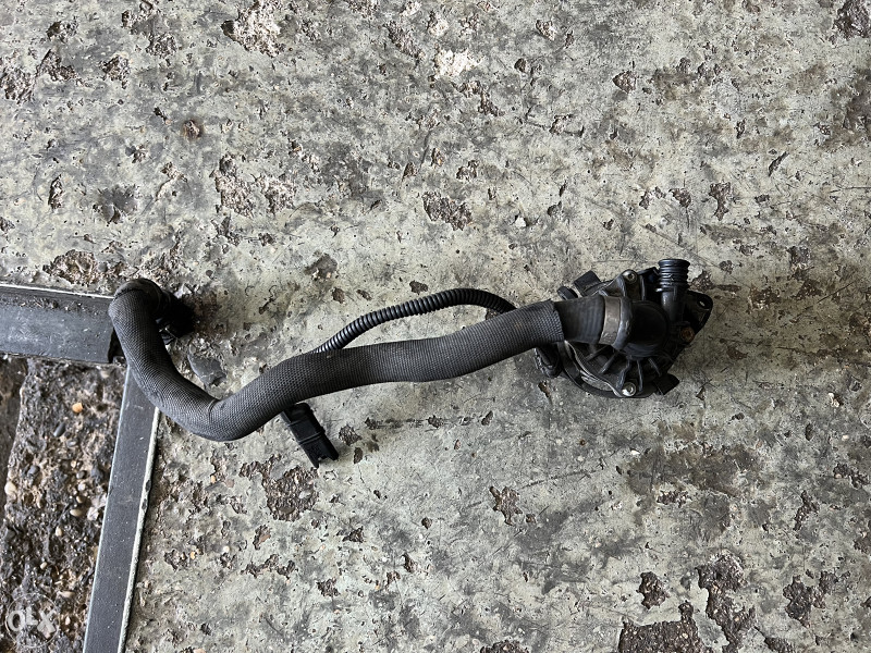 Elektricna pumpa bmw x5 x6 3.0 d e70 e71
