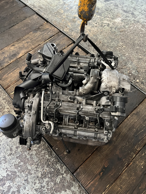Dijelovi motora mercedes om642 v6 2007 320 280 cdi