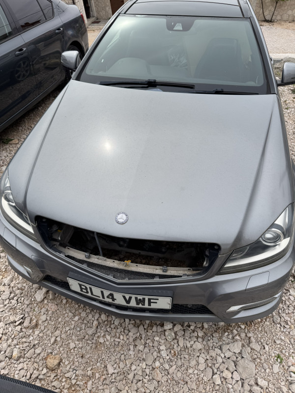 Prednja hauba mercedes w204 facelift siva kao novo