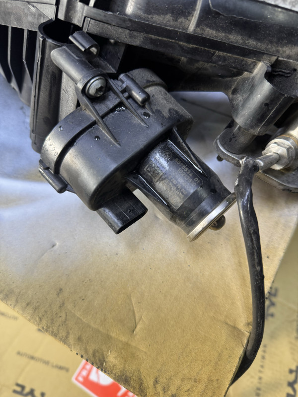 Klapna usisa bmw 7 g11 g12 g30 g20 b57 8575534