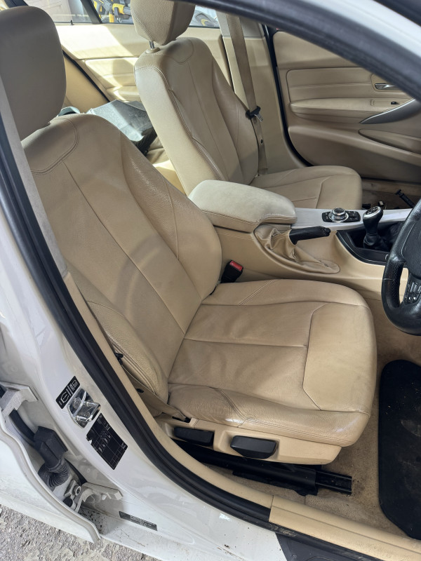 Bmw f30 dijelovi 2014 320d n47 bixenon dynamic