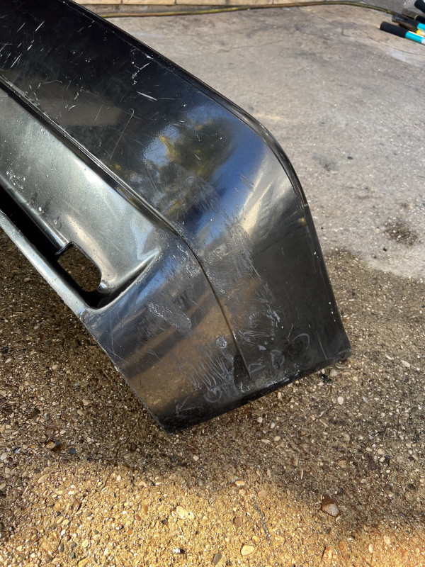 Zadnji branik vw corrado vise komada korado kao novo