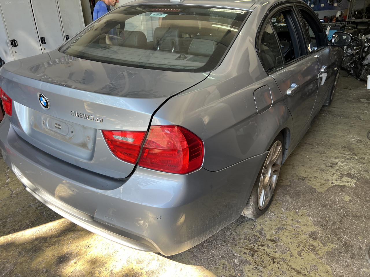 Bmw e90 dijelovi 320d 184hp 2010 m paket kao novo