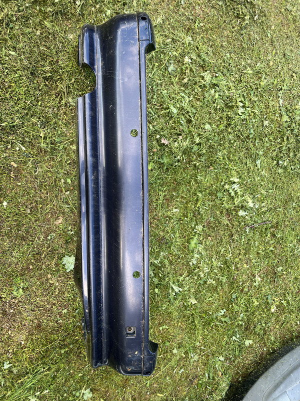 Zadnji branik bmw e39 karavan 2002 sa gredom
