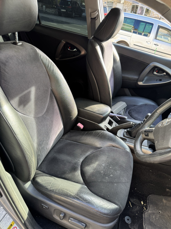 Toyota rav4 2,2 d4d 2011 facelift dijelovi djelovi