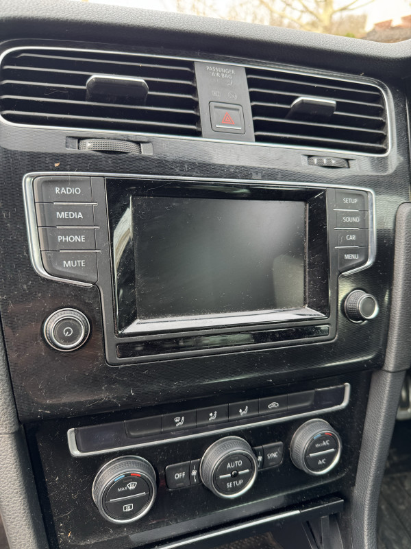 Ekran radio multimedija golf 7 2014