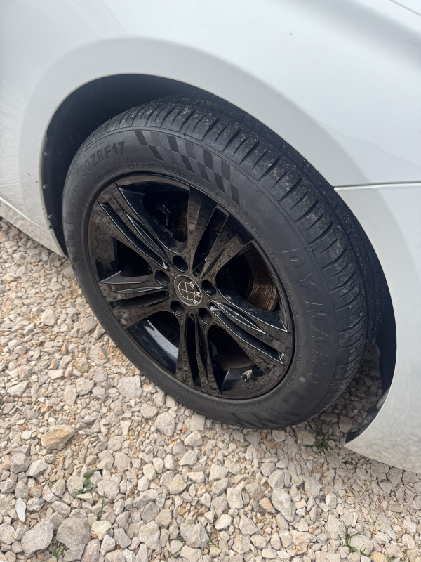 Felge i gume bmw f30 5x120 17ke novo