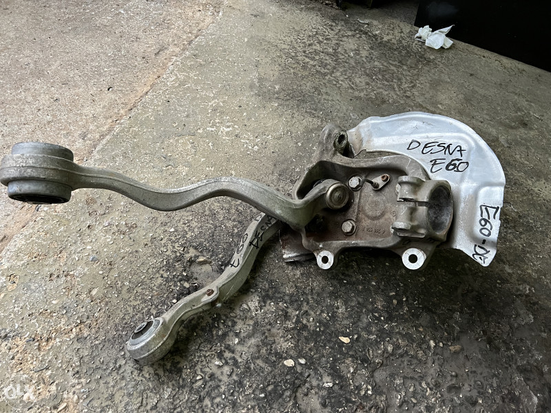 Bmw e60 prednja glavcina sa lafetama vise komada
