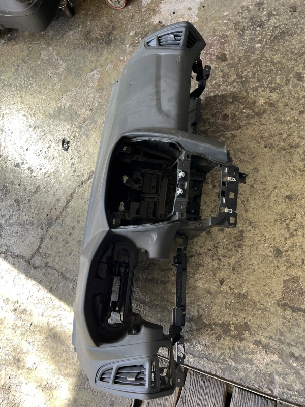 Instrument tabla ford focus 2012 sa pojasevima