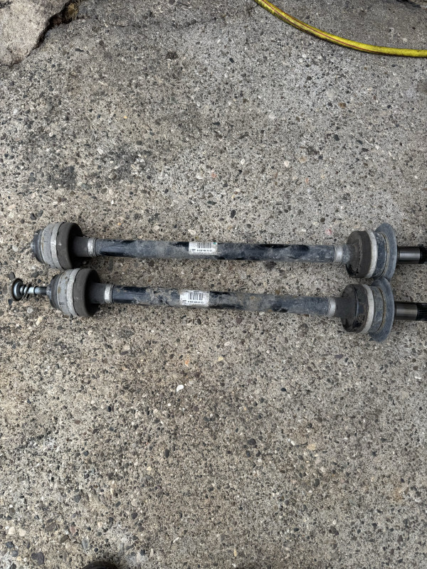 Zadnje poluosovine bmw g11 g12 g30 b57 8639465 466