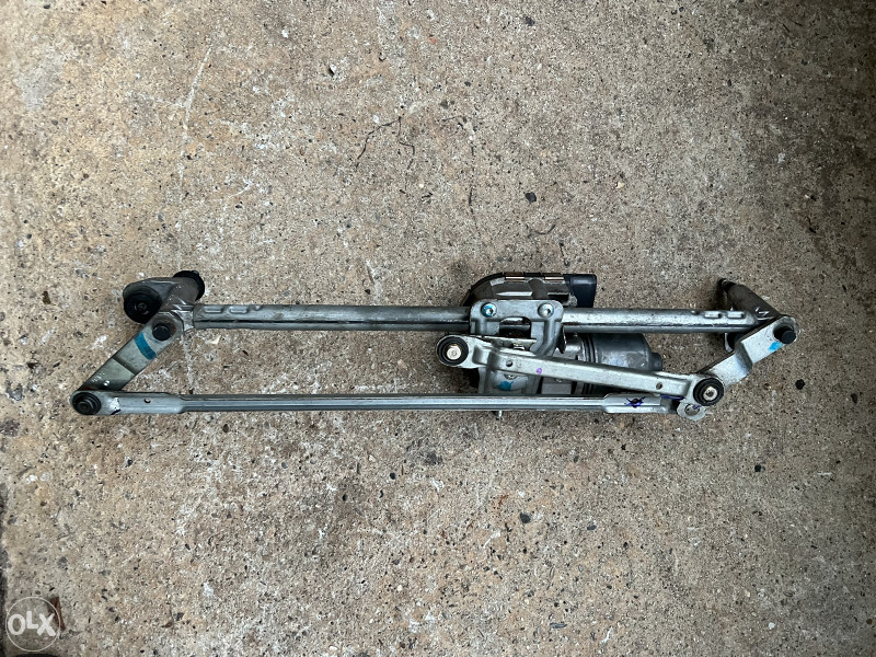 Prednje poluge brisaca golf 5 motor brisaca