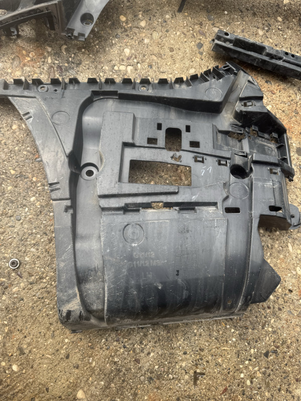 Nosac branika bmw 7 g11 g12 m sport 7357147 lijevi