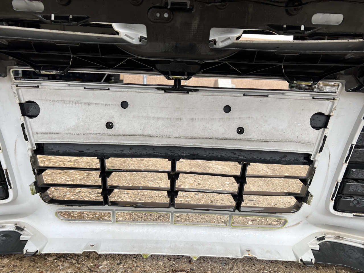 Prednji branik ford focus 2012 sivi kao novo