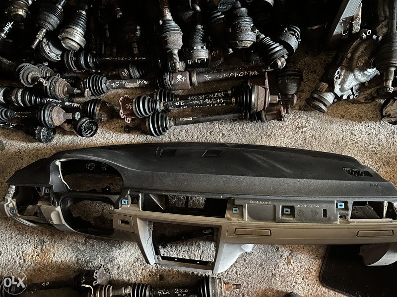 Instrument tabla bmw e90 sa cup holderima