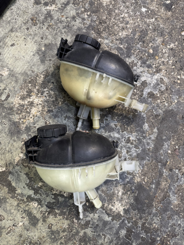 Posuda vode motora mercedes om651 2,2 w204 w212 glk