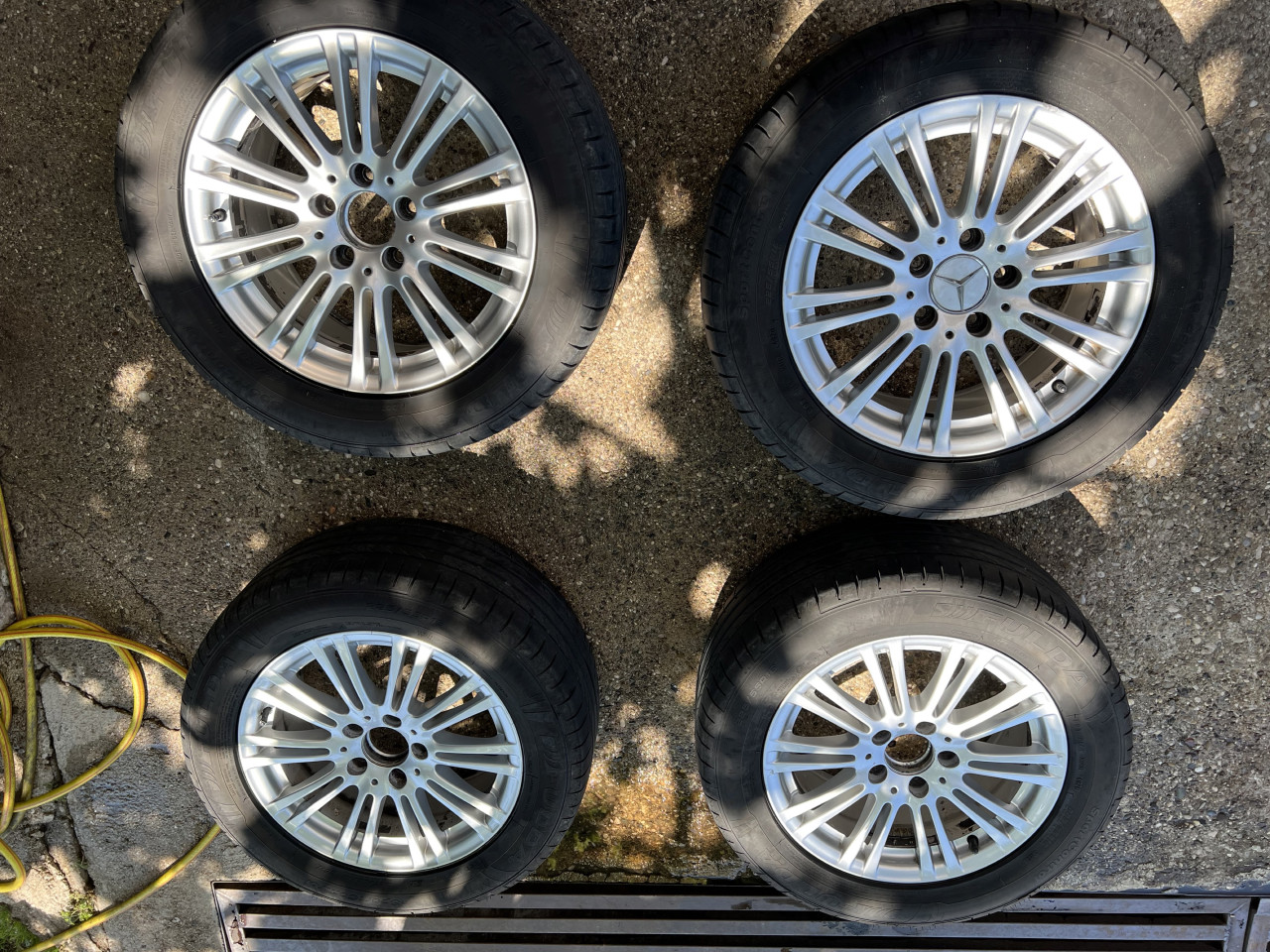 Felge i gume mercedes w212 5x112 16 gume kao novo