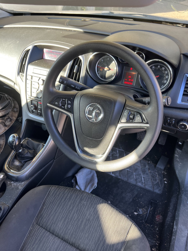 Opel astra j 2014 1.3 cdti dizel dijelovi djelovi facelift