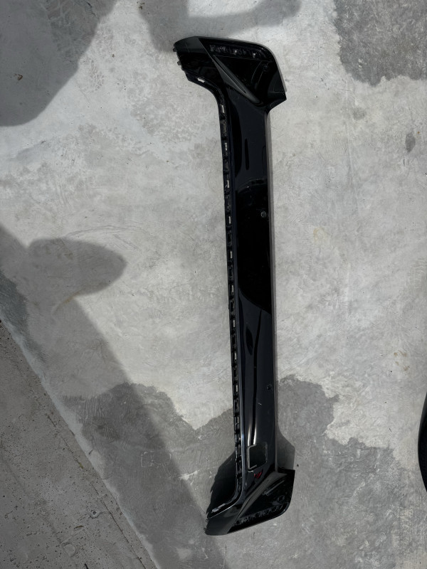 Zadnji difuzor branik bmw xq u11 2025 m pak original
