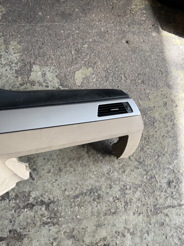 Instrument tabla Bmw e90 e91 sa navigacijom